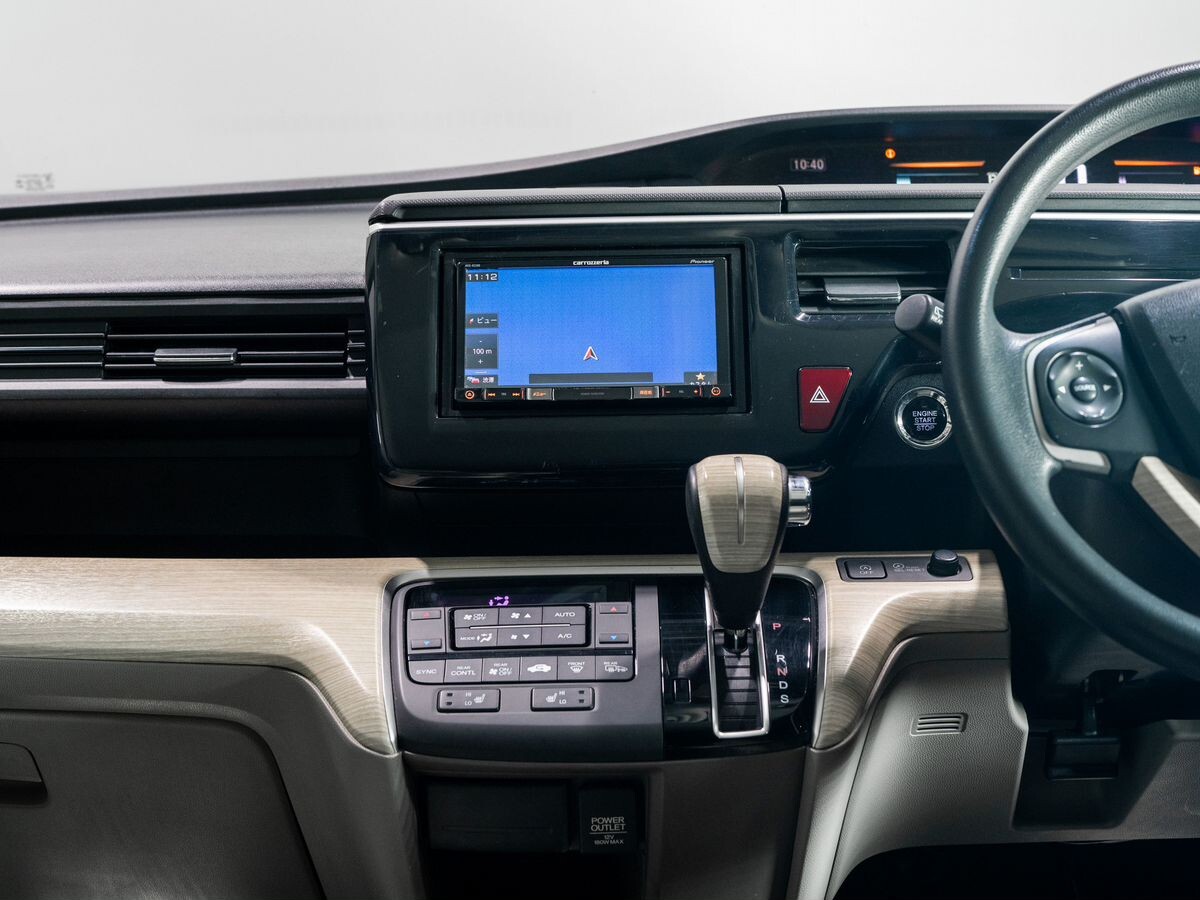 Honda Stepwgn 2015 - фото автомобиля