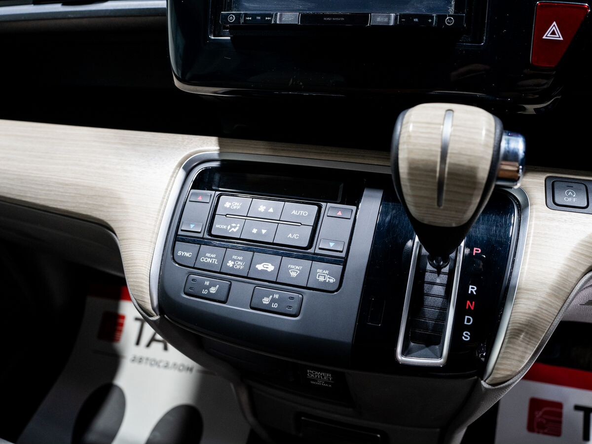 Honda Stepwgn 2015 - фото автомобиля