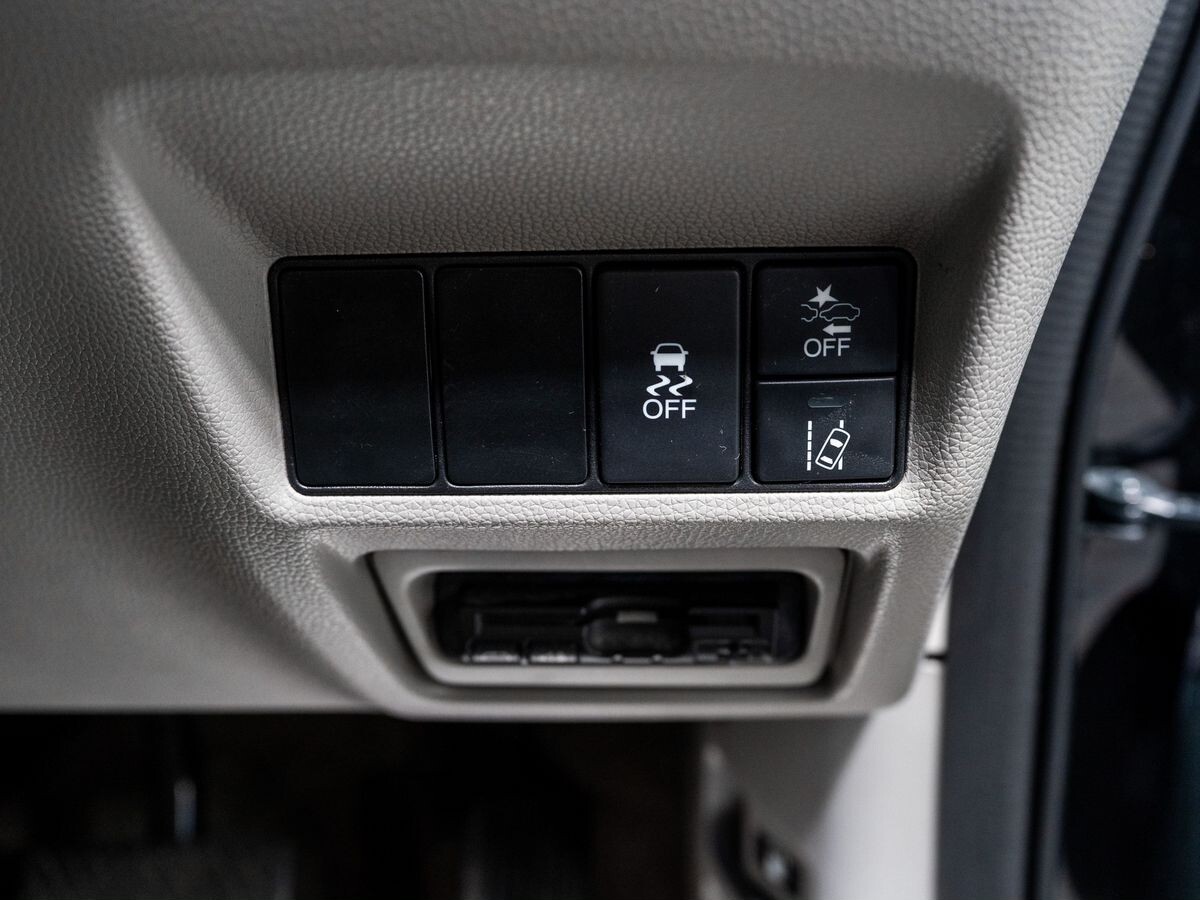 Honda Stepwgn 2015 - фото автомобиля