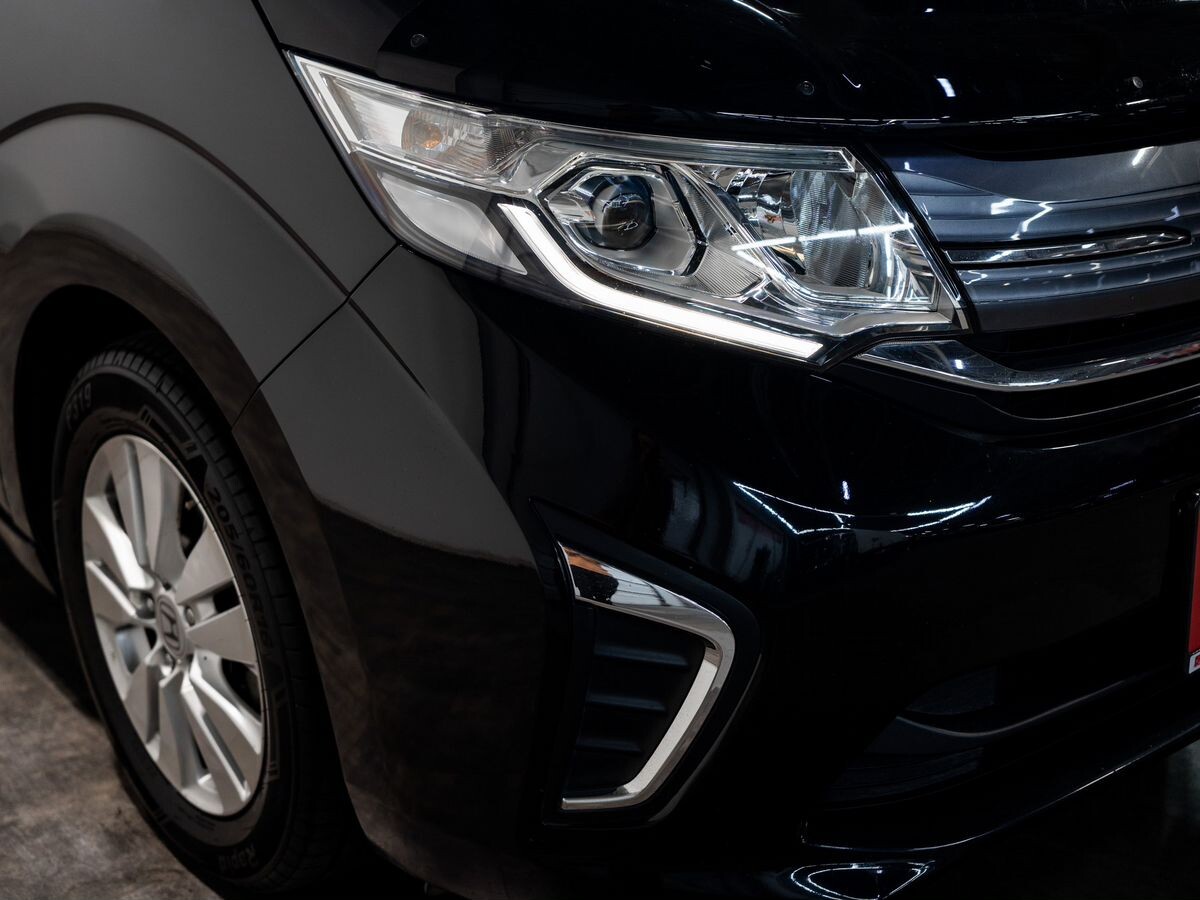 Honda Stepwgn 2015 - фото автомобиля