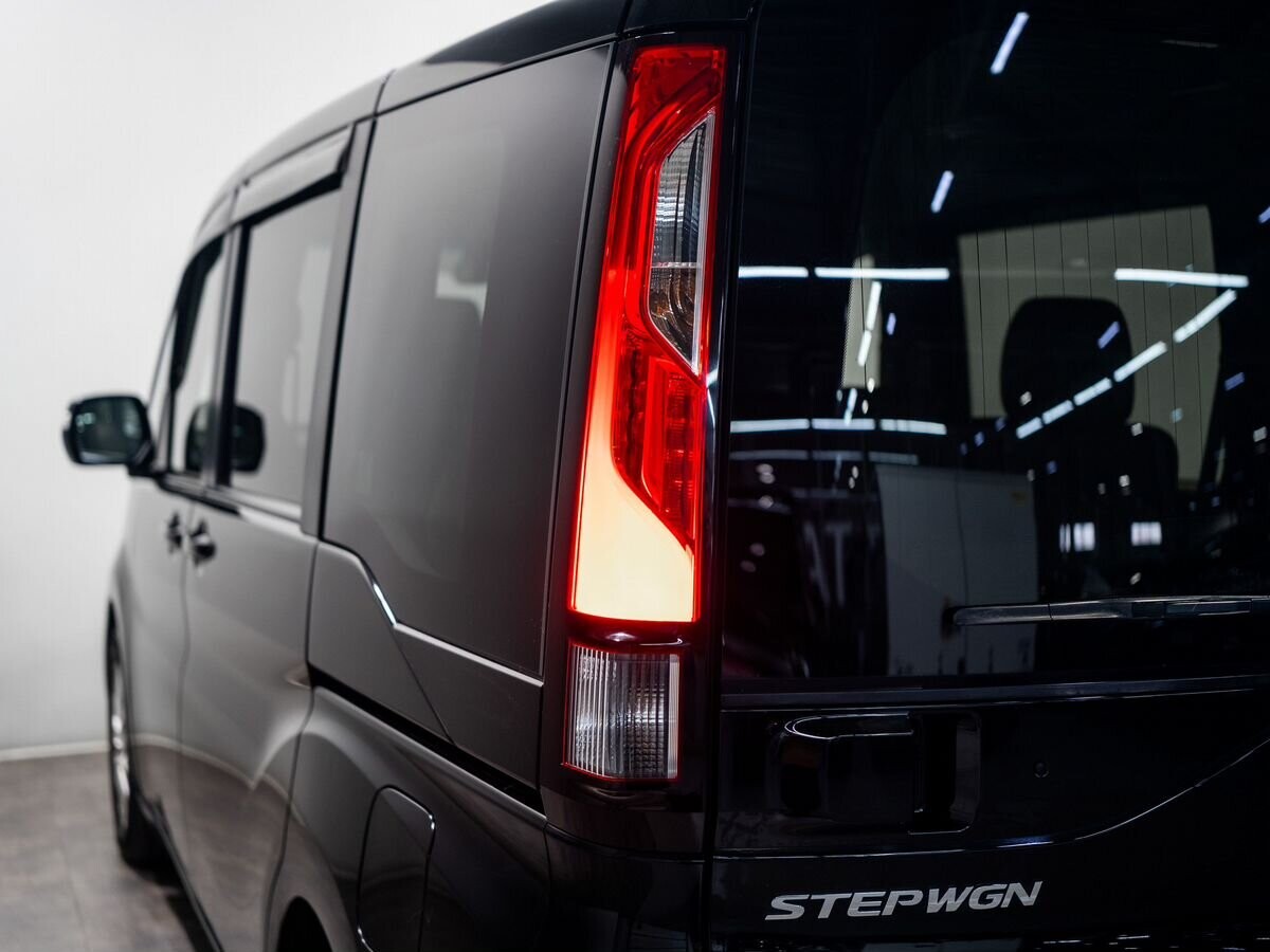 Honda Stepwgn 2015 - фото автомобиля