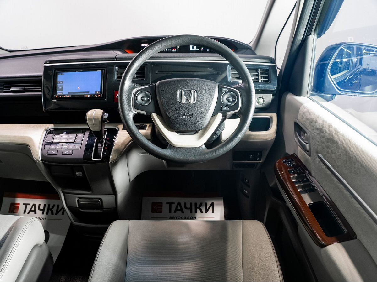 Honda Stepwgn 2015 - фото автомобиля