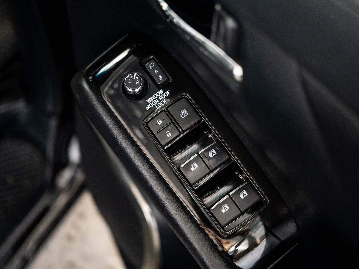 Toyota Alphard 2018 - фото автомобиля