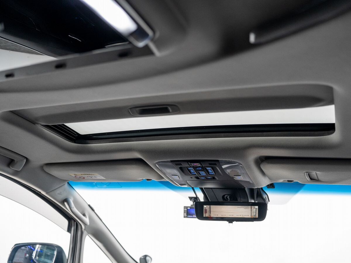 Toyota Alphard 2018 - фото автомобиля