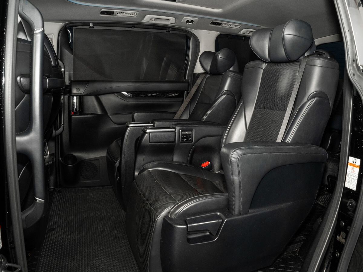 Toyota Alphard 2018 - фото автомобиля