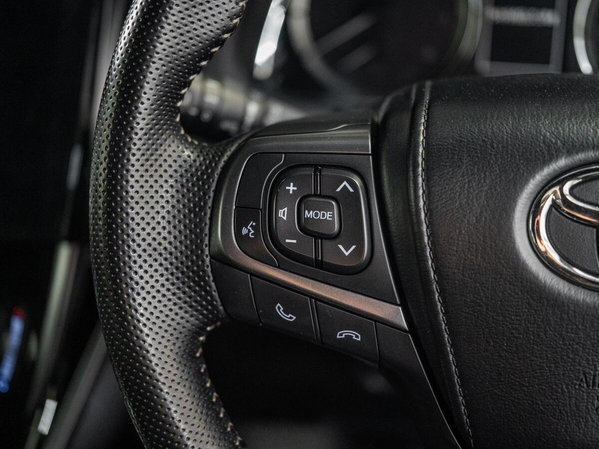 Toyota Harrier 2020 - фото автомобиля