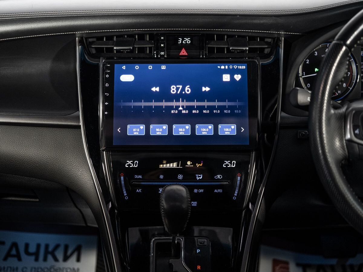 Toyota Harrier 2020 - фото автомобиля