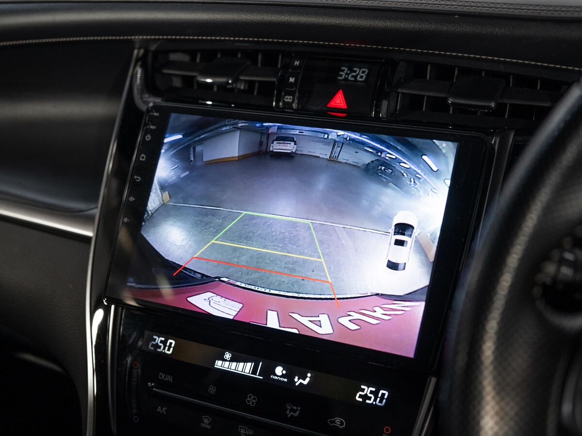 Toyota Harrier 2020 - фото автомобиля