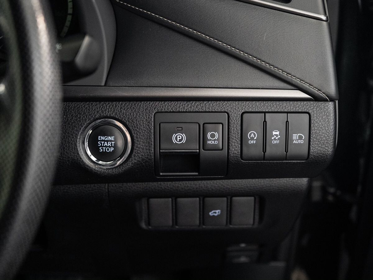 Toyota Harrier 2020 - фото автомобиля