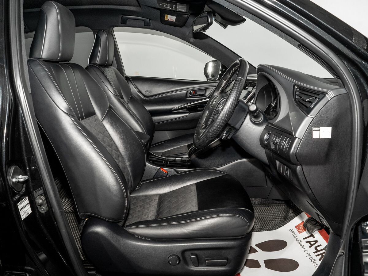 Toyota Harrier 2020 - фото автомобиля