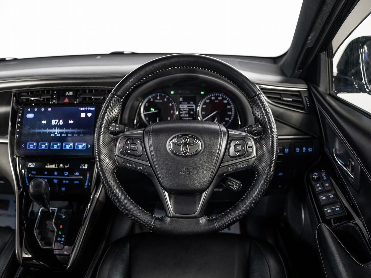 Toyota Harrier 2020 - фото автомобиля