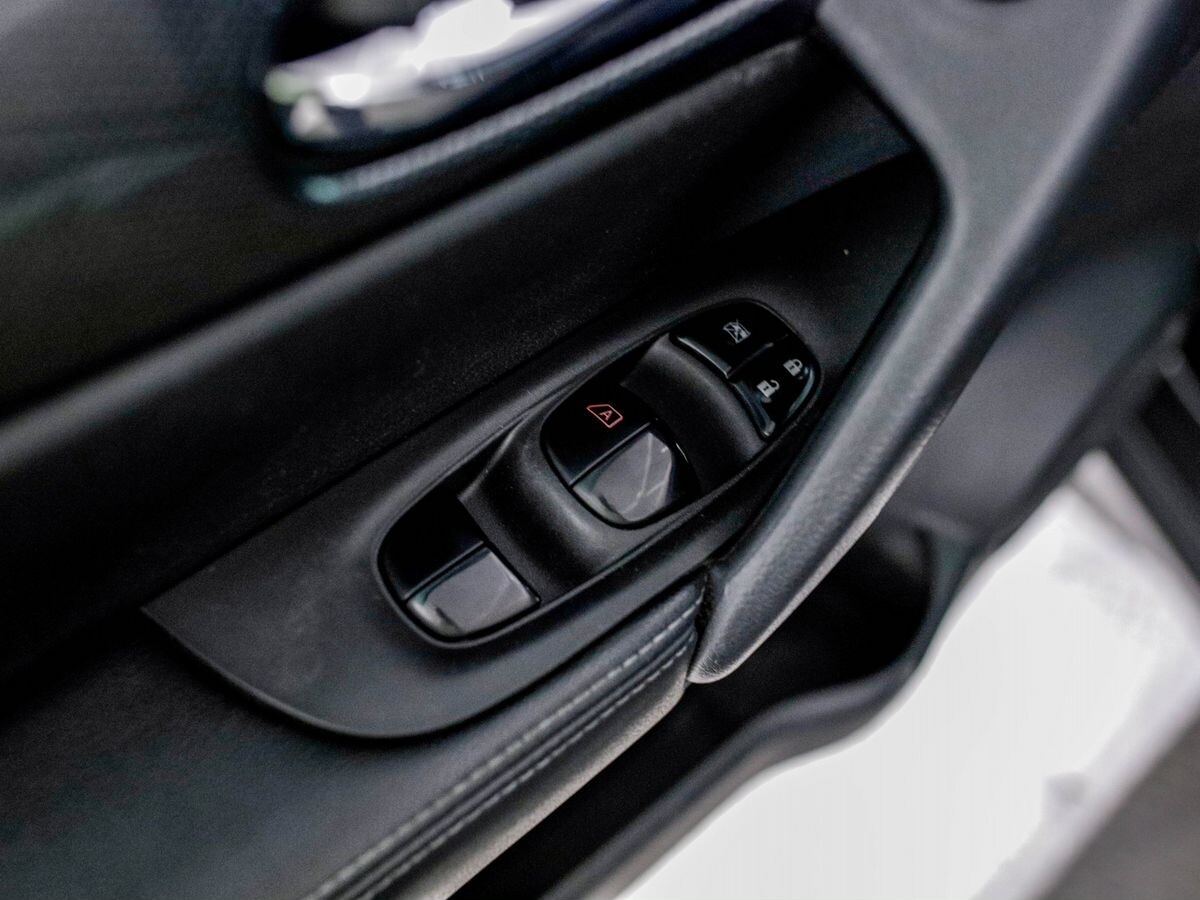 Nissan X-Trail 2017 - фото автомобиля