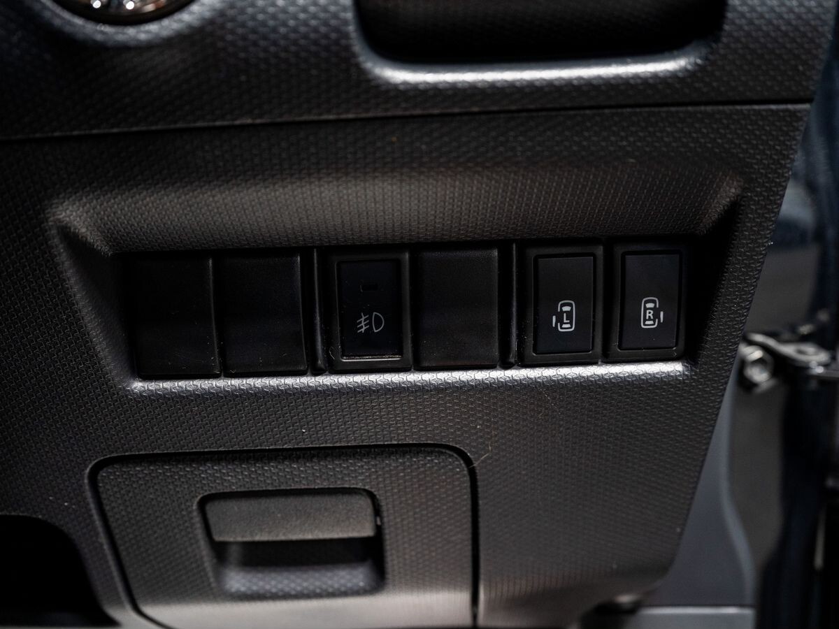 Suzuki Solio 2011 - фото автомобиля