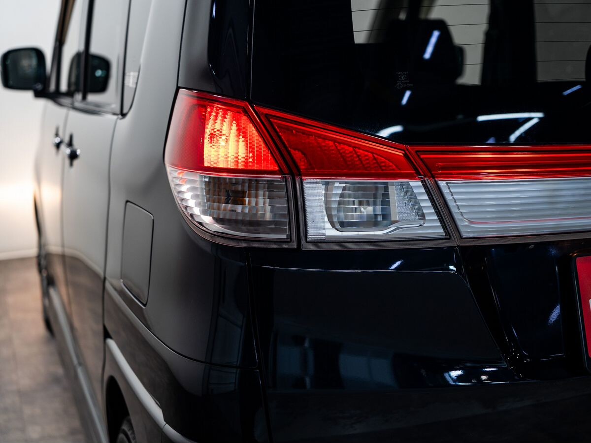 Suzuki Solio 2011 - фото автомобиля