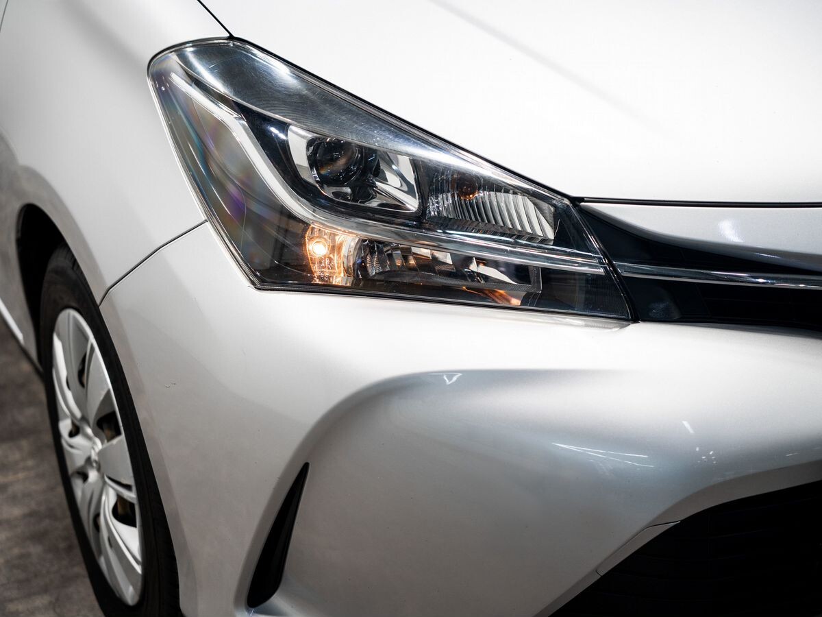 Toyota Vitz 2016 - фото автомобиля