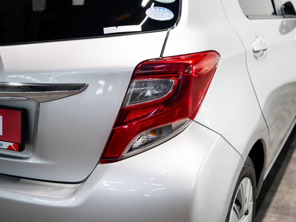 Toyota Vitz 2016 - фото автомобиля