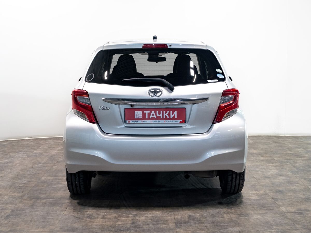 Toyota Vitz 2016 - фото автомобиля