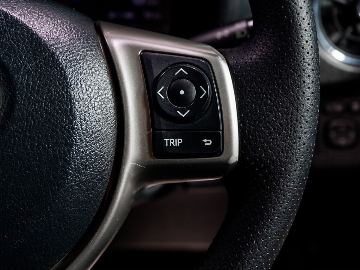 Toyota Vitz 2016 - фото автомобиля