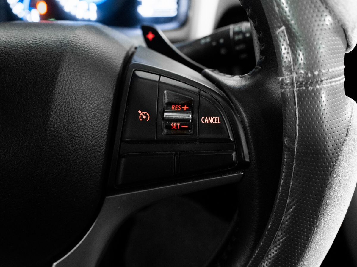 Suzuki Xbee 2018 - фото автомобиля