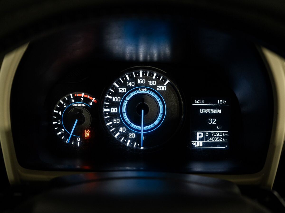 Suzuki Xbee 2018 - фото автомобиля