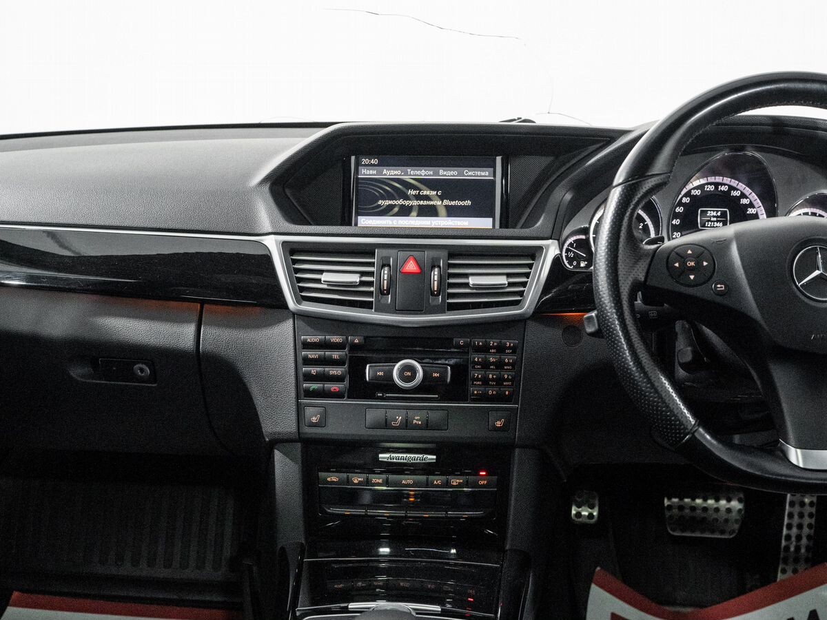 Mercedes-Benz E-Class 2011 - фото автомобиля