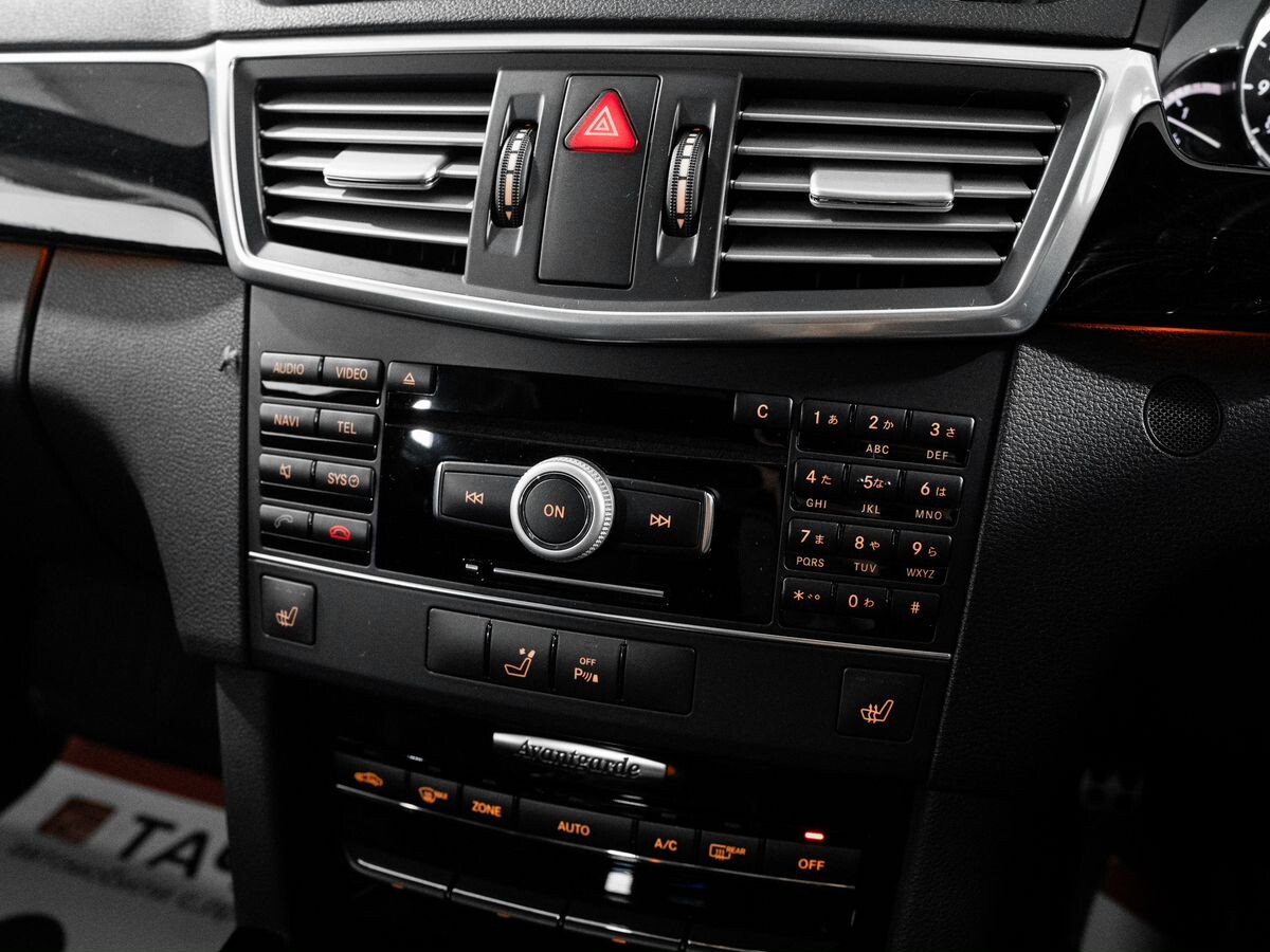 Mercedes-Benz E-Class 2011 - фото автомобиля