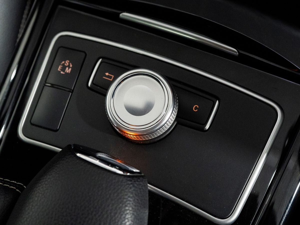 Mercedes-Benz E-Class 2011 - фото автомобиля
