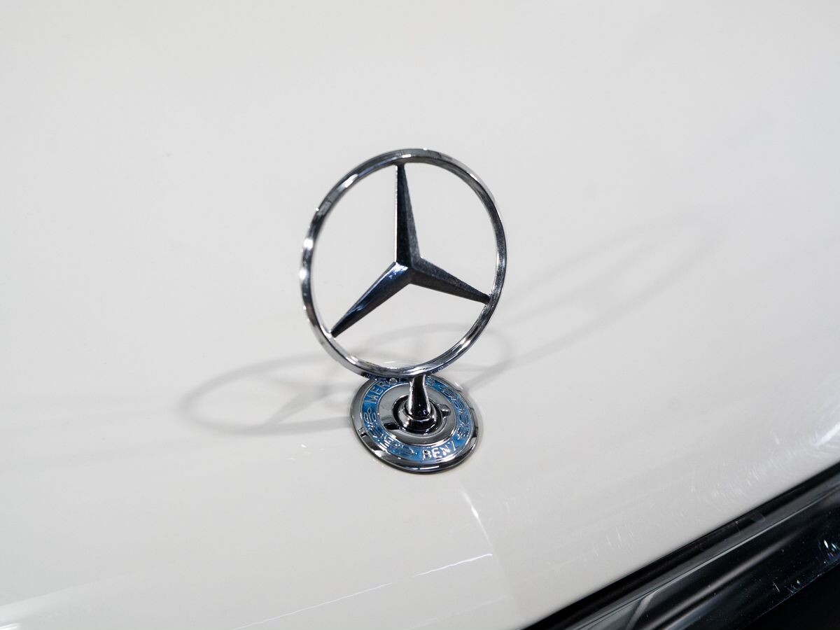 Mercedes-Benz E-Class 2011 - фото автомобиля