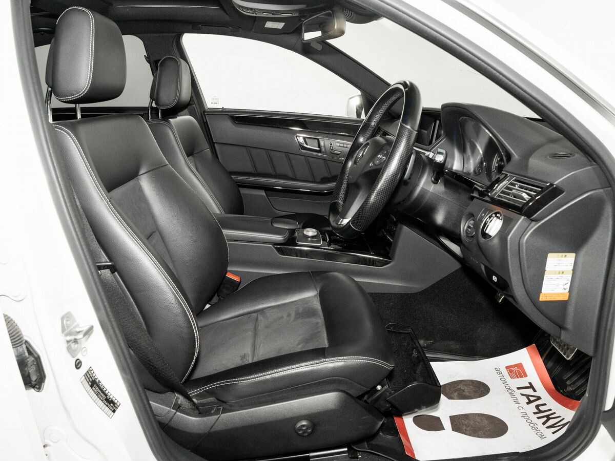 Mercedes-Benz E-Class 2011 - фото автомобиля