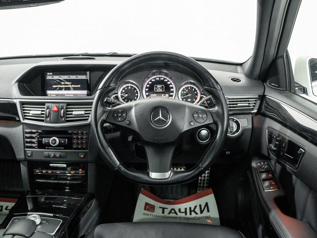 Mercedes-Benz E-Class 2011 - фото автомобиля