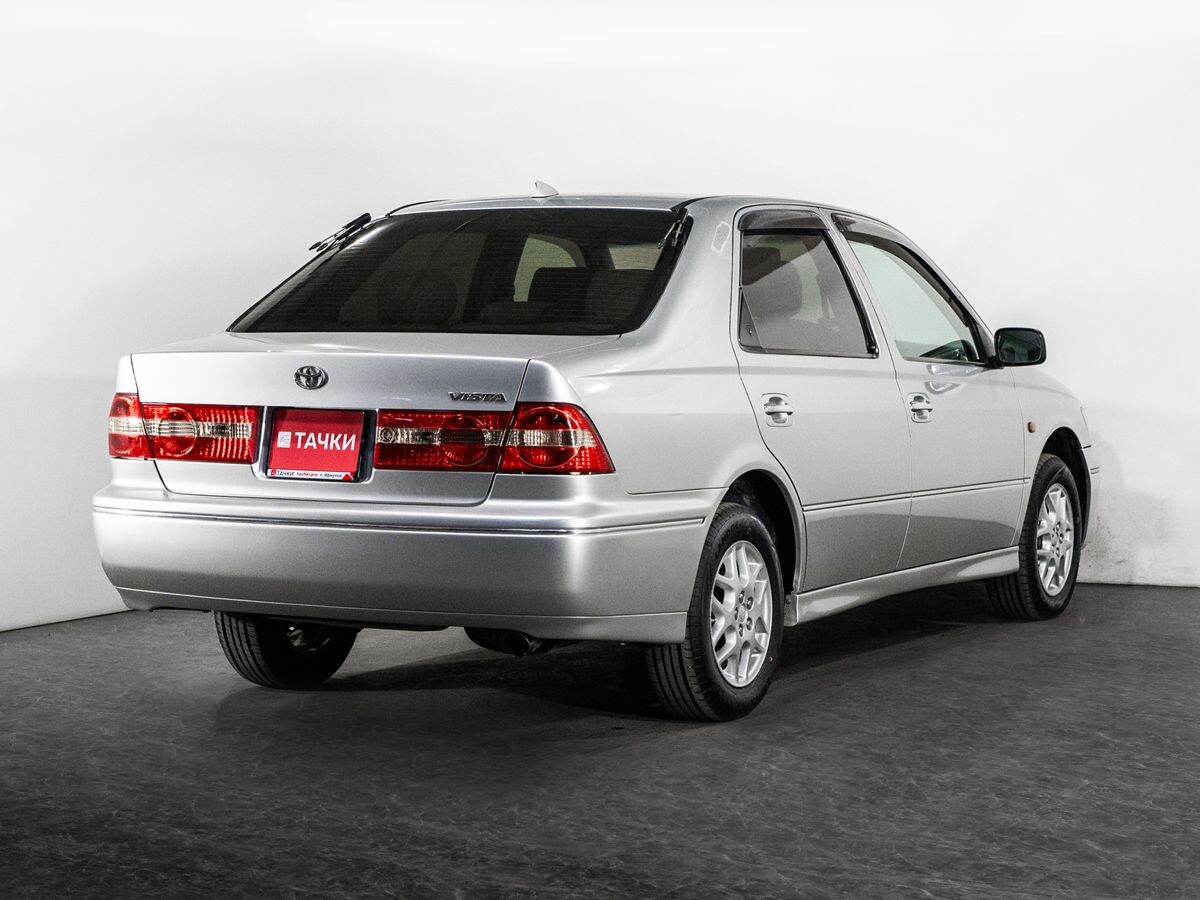 Toyota Vista 2002 - фото автомобиля