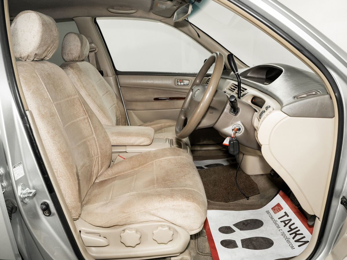 Toyota Vista 2002 - фото автомобиля