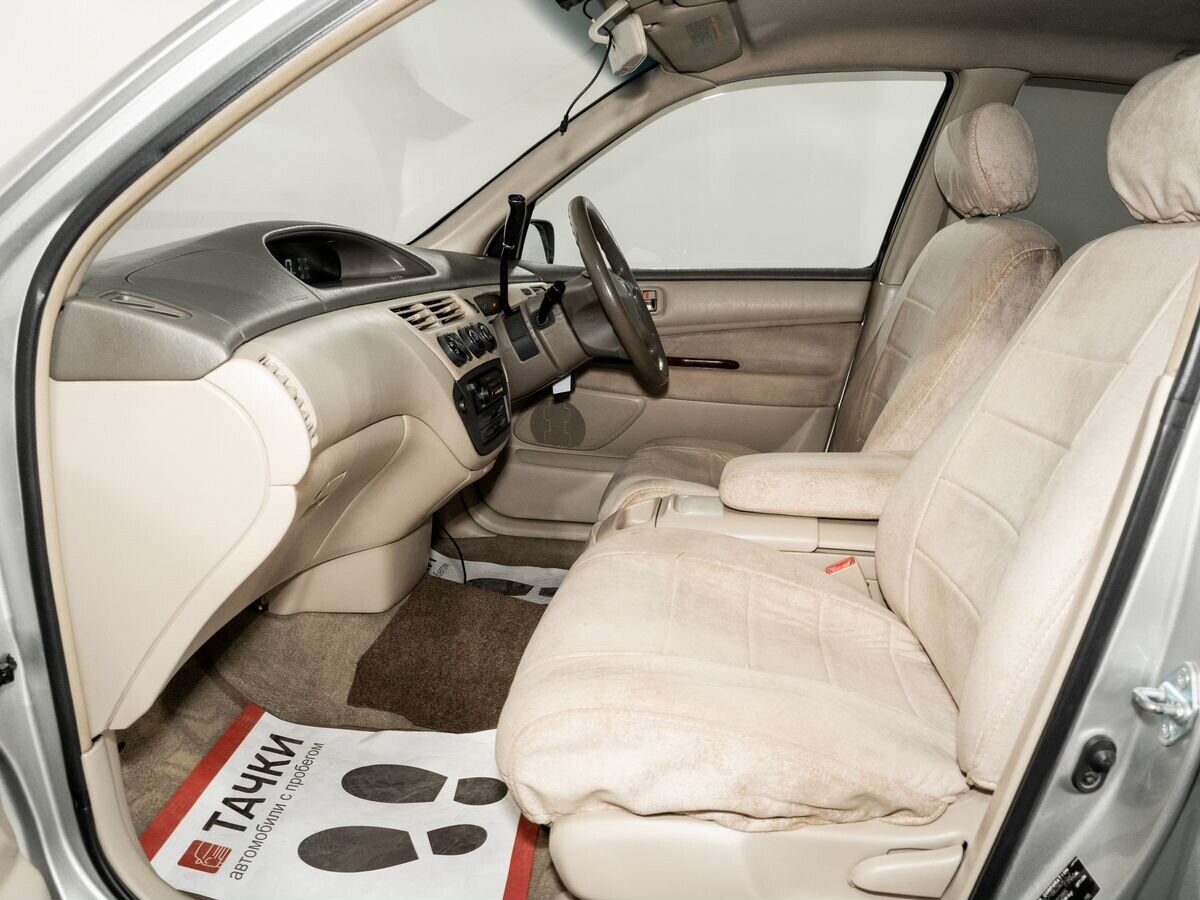 Toyota Vista 2002 - фото автомобиля