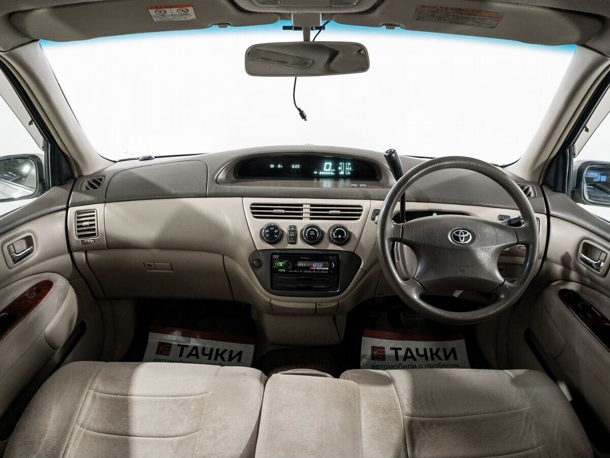 Toyota Vista 2002 - фото автомобиля