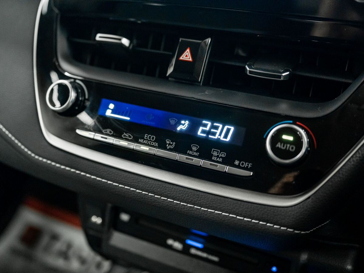 Toyota Corolla 2020 - фото автомобиля