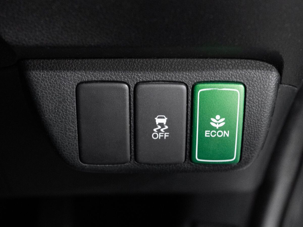 Honda Fit Shuttle 2014 - фото автомобиля