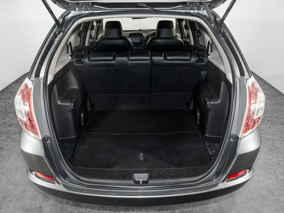 Honda Fit Shuttle 2014 - фото автомобиля