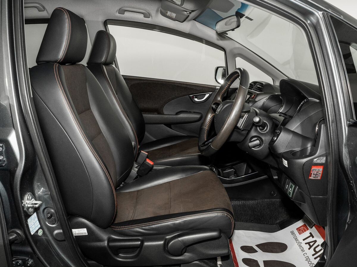 Honda Fit Shuttle 2014 - фото автомобиля