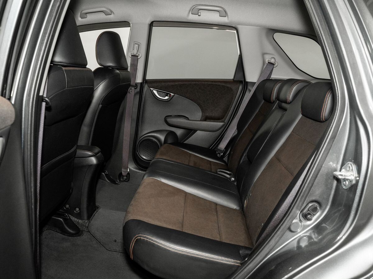 Honda Fit Shuttle 2014 - фото автомобиля