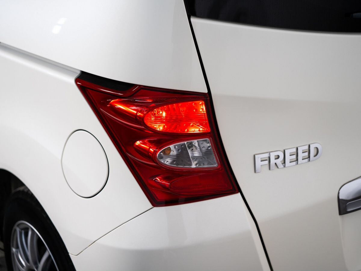 Honda Freed 2009 - фото автомобиля
