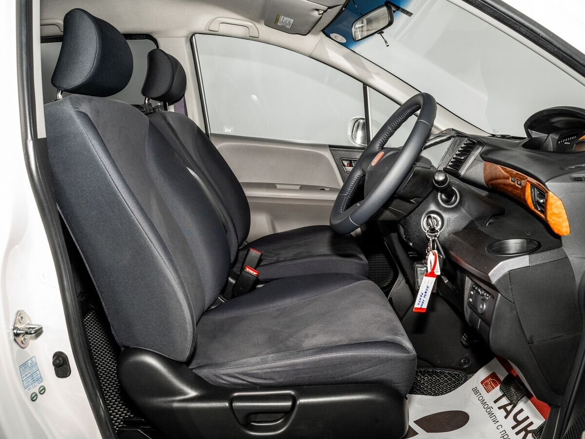 Honda Freed 2009 - фото автомобиля