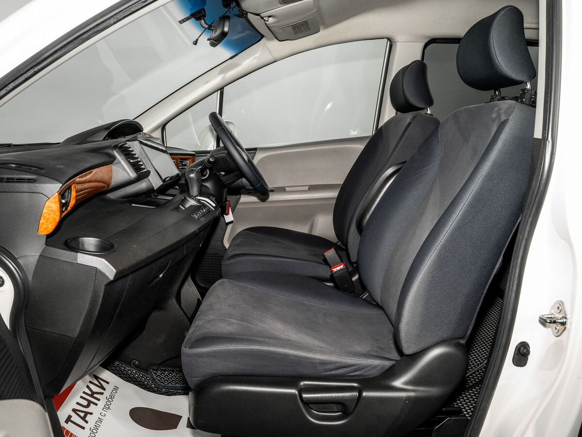 Honda Freed 2009 - фото автомобиля
