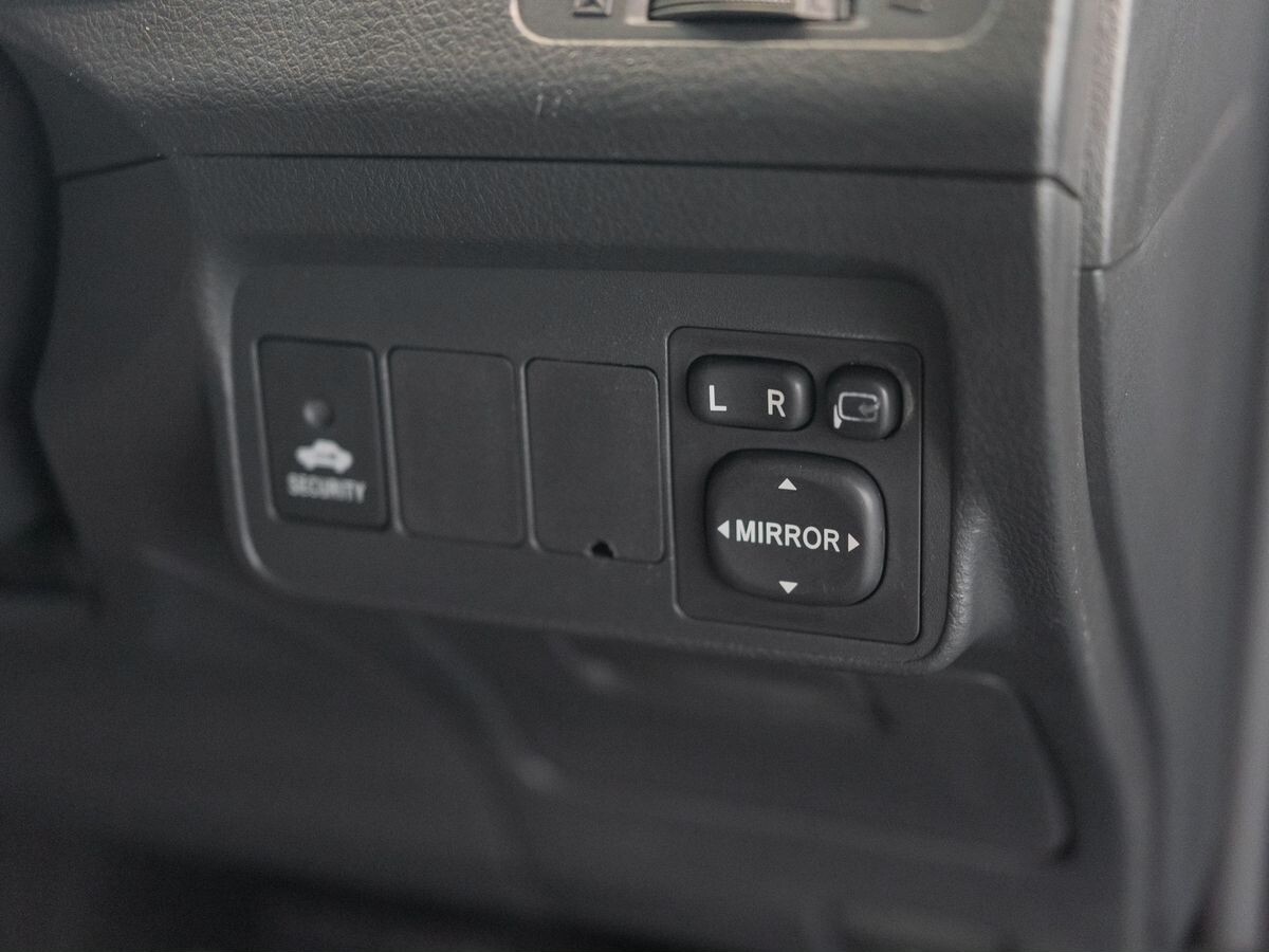 Toyota Corolla Fielder 2009 - фото автомобиля