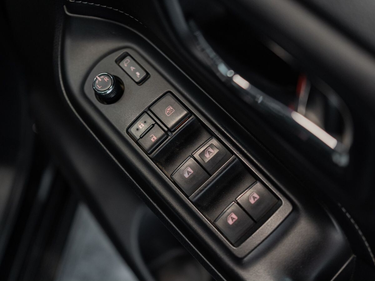 Toyota Esquire 2015 - фото автомобиля