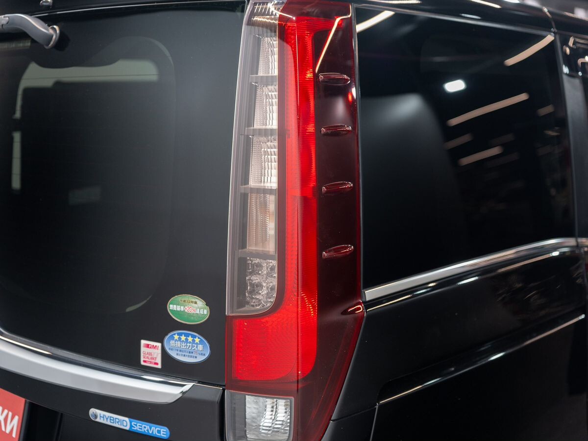Toyota Esquire 2015 - фото автомобиля