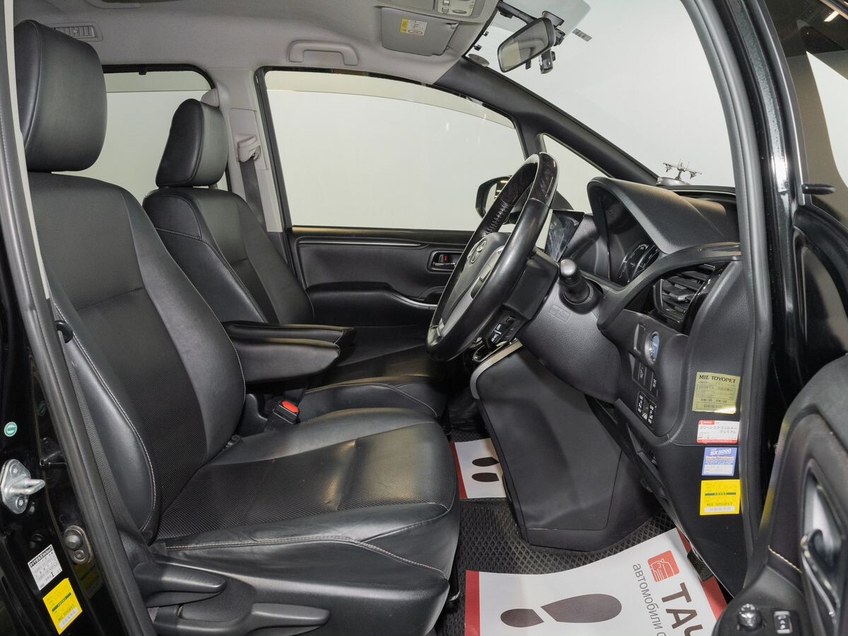 Toyota Esquire 2015 - фото автомобиля