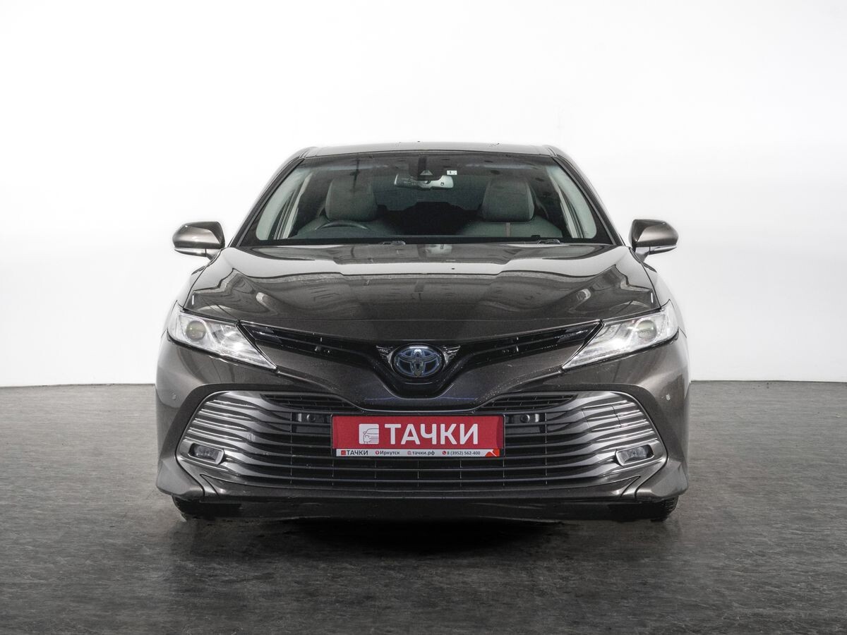 Toyota Camry 2018 - фото автомобиля