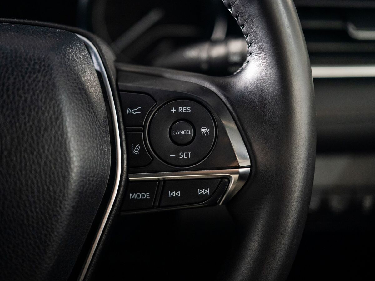 Toyota Camry 2018 - фото автомобиля