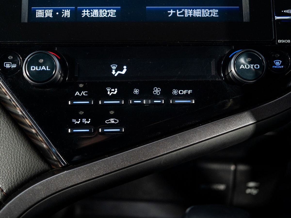 Toyota Camry 2018 - фото автомобиля