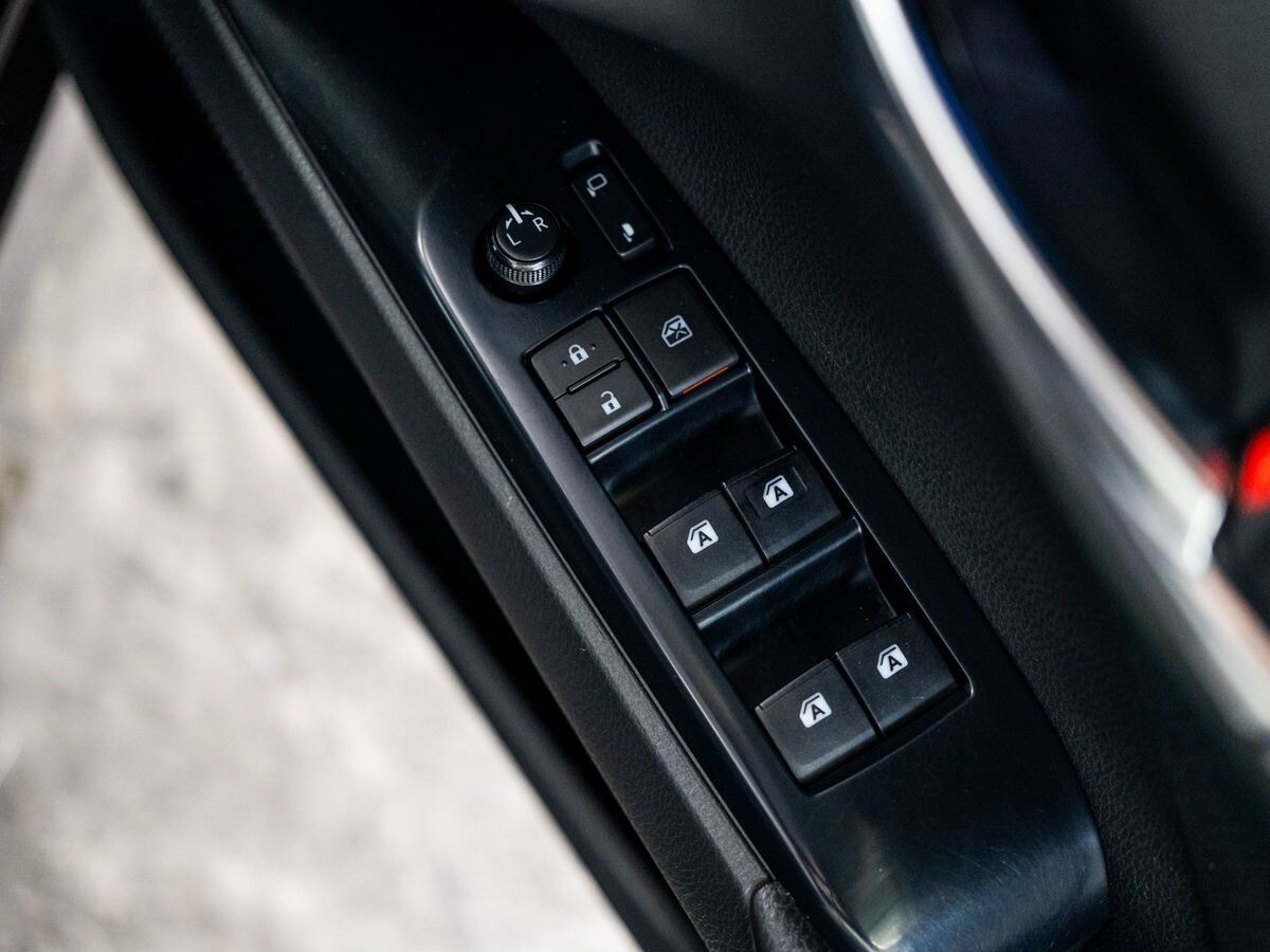 Toyota Camry 2018 - фото автомобиля